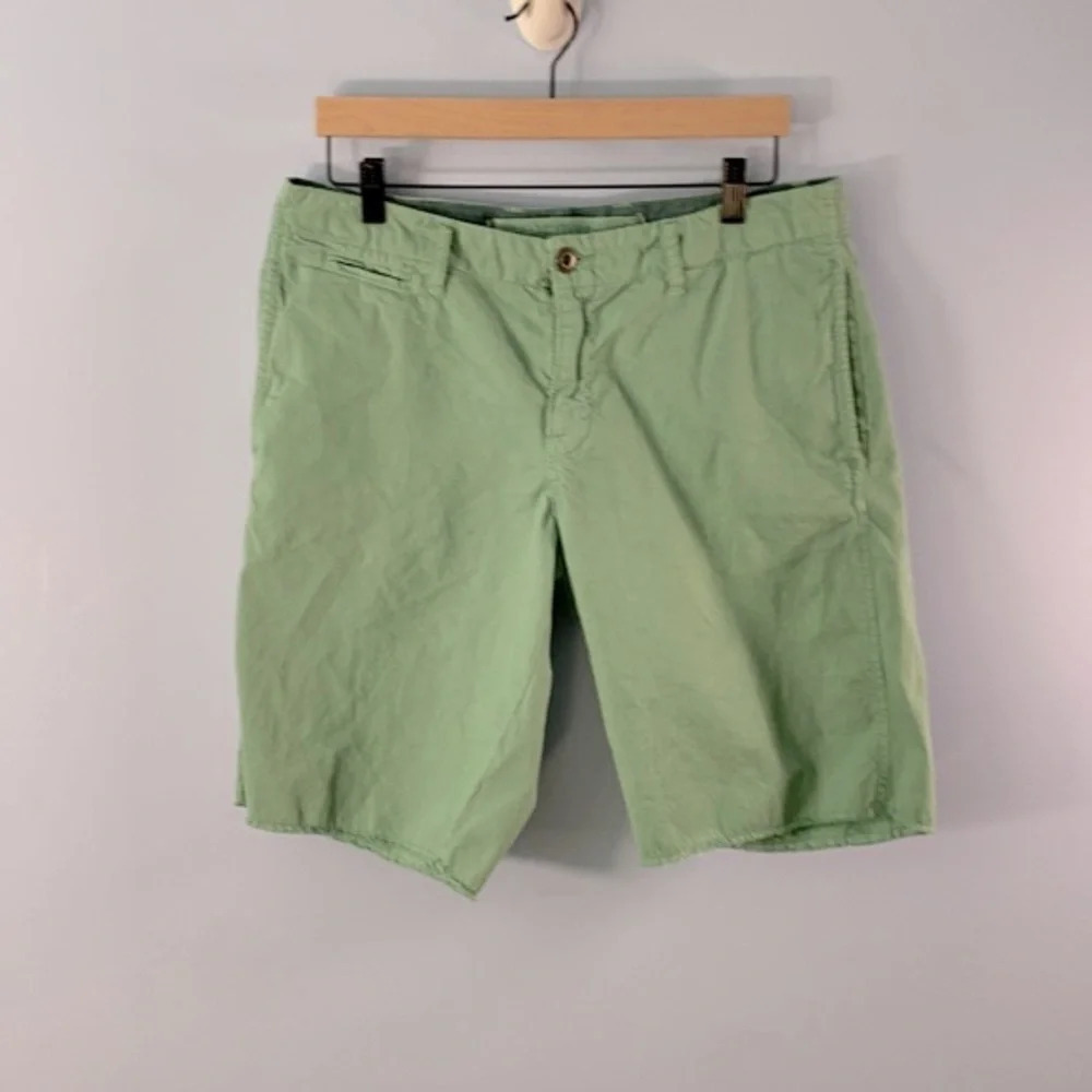 Paperbacks light green raw hem cotton shorts size 32 casual Brentwood chino